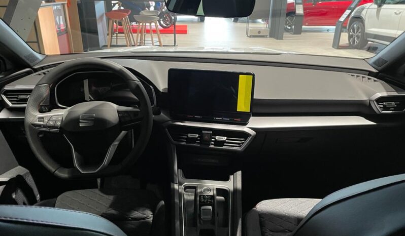 Así es el interior del nuevo SEAT León 2024